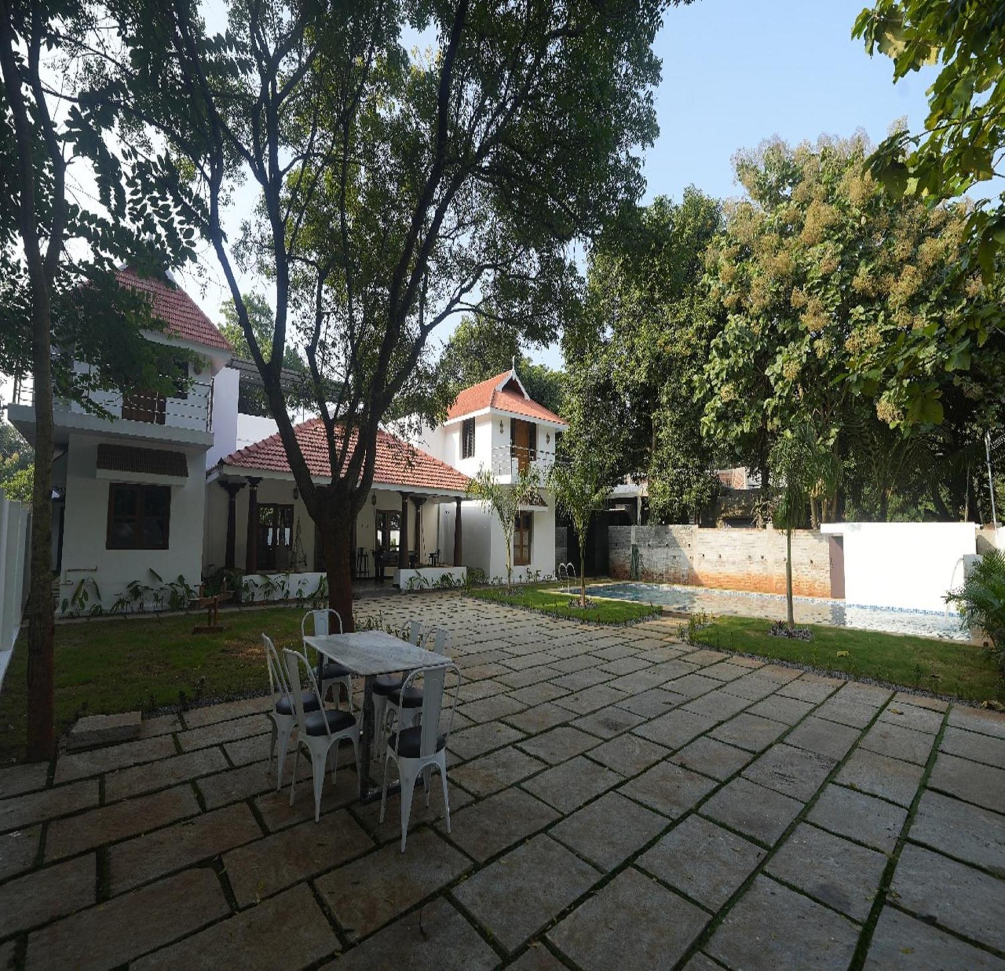 Courtyard Castle Heritage Resort Pondicherry Exterior foto