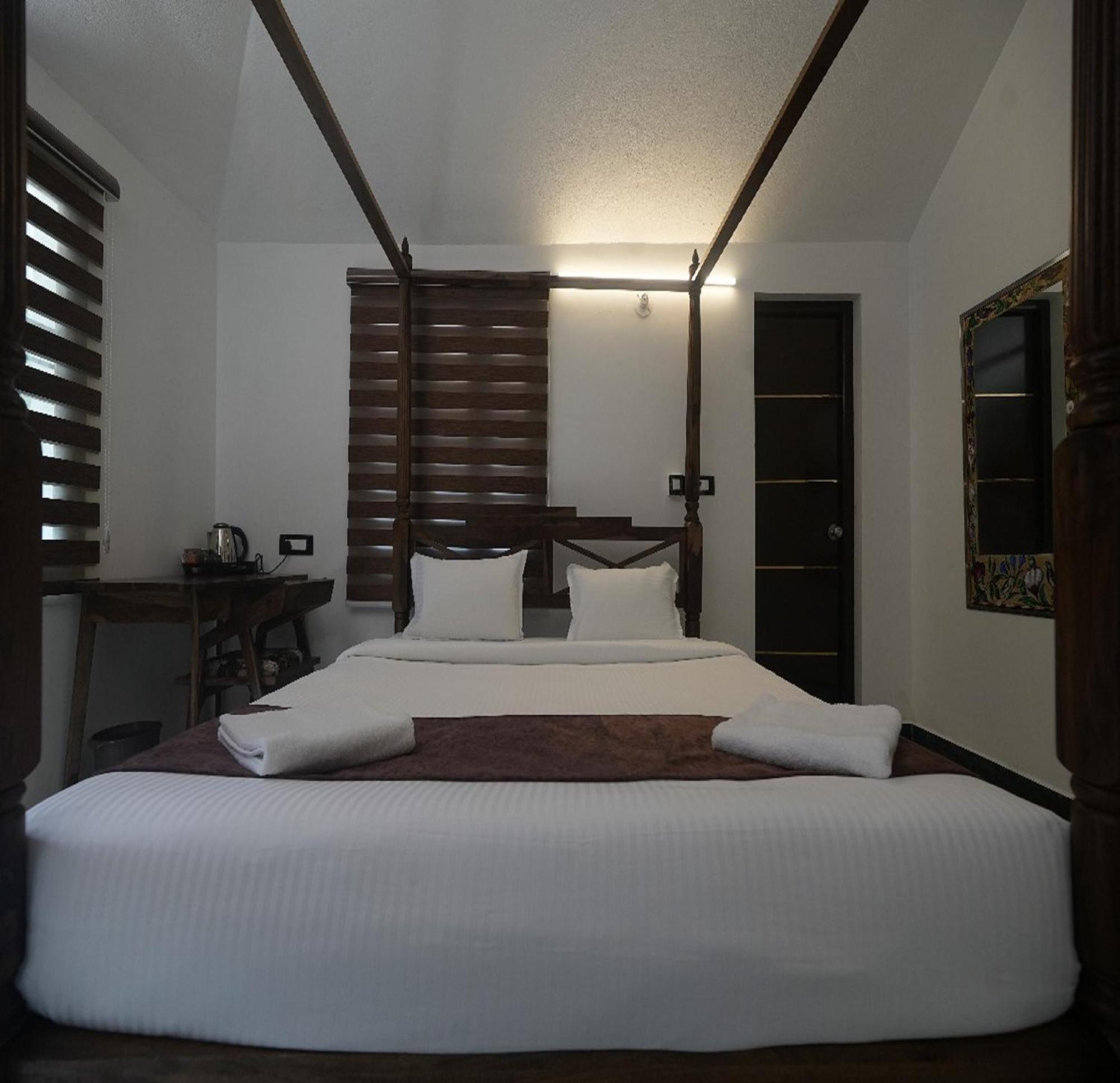 Courtyard Castle Heritage Resort Pondicherry Exterior foto