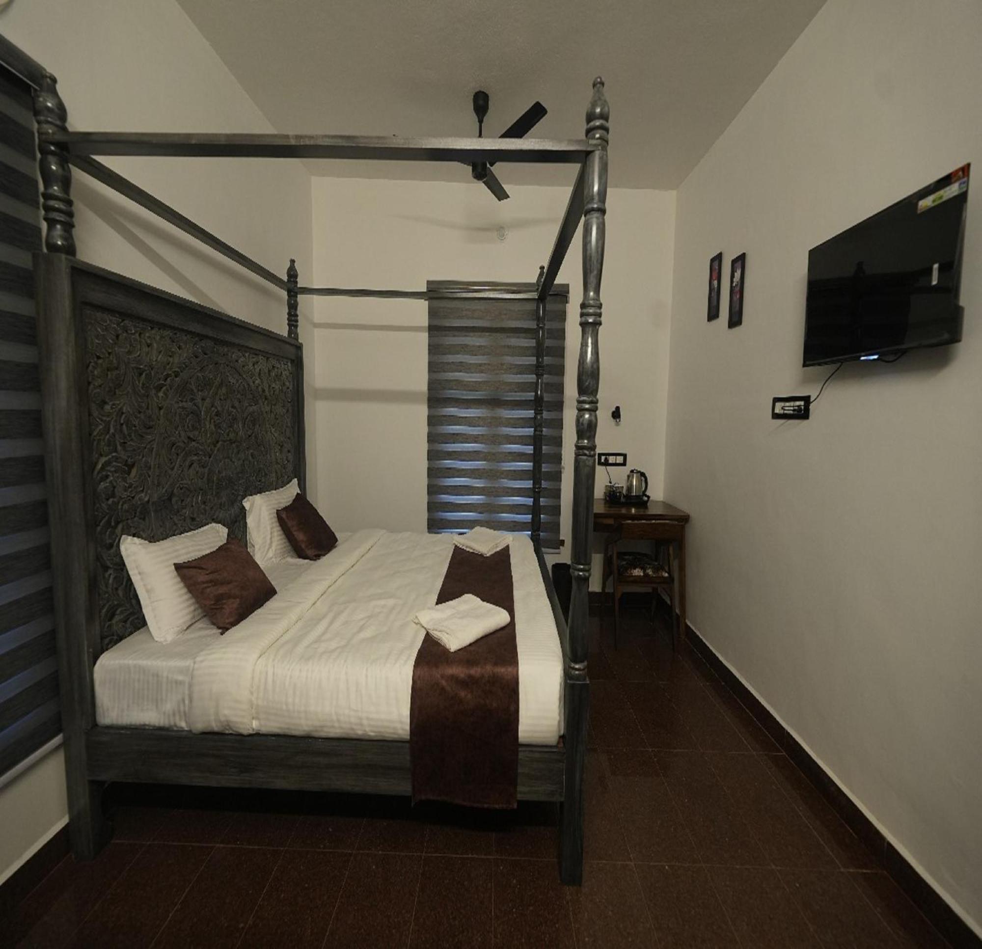 Courtyard Castle Heritage Resort Pondicherry Exterior foto