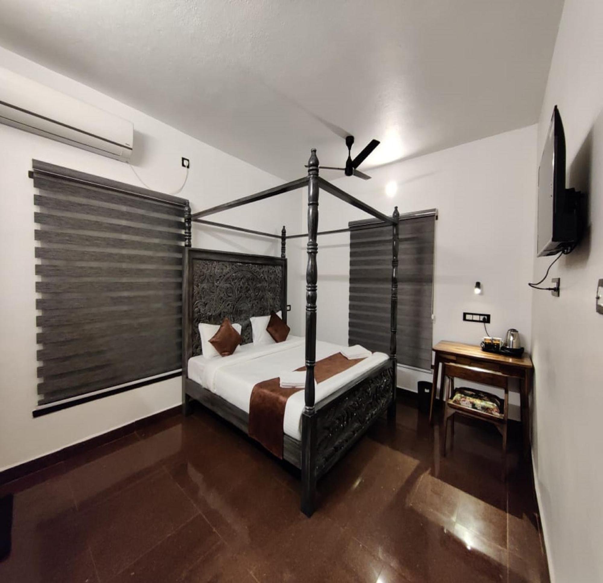 Courtyard Castle Heritage Resort Pondicherry Exterior foto